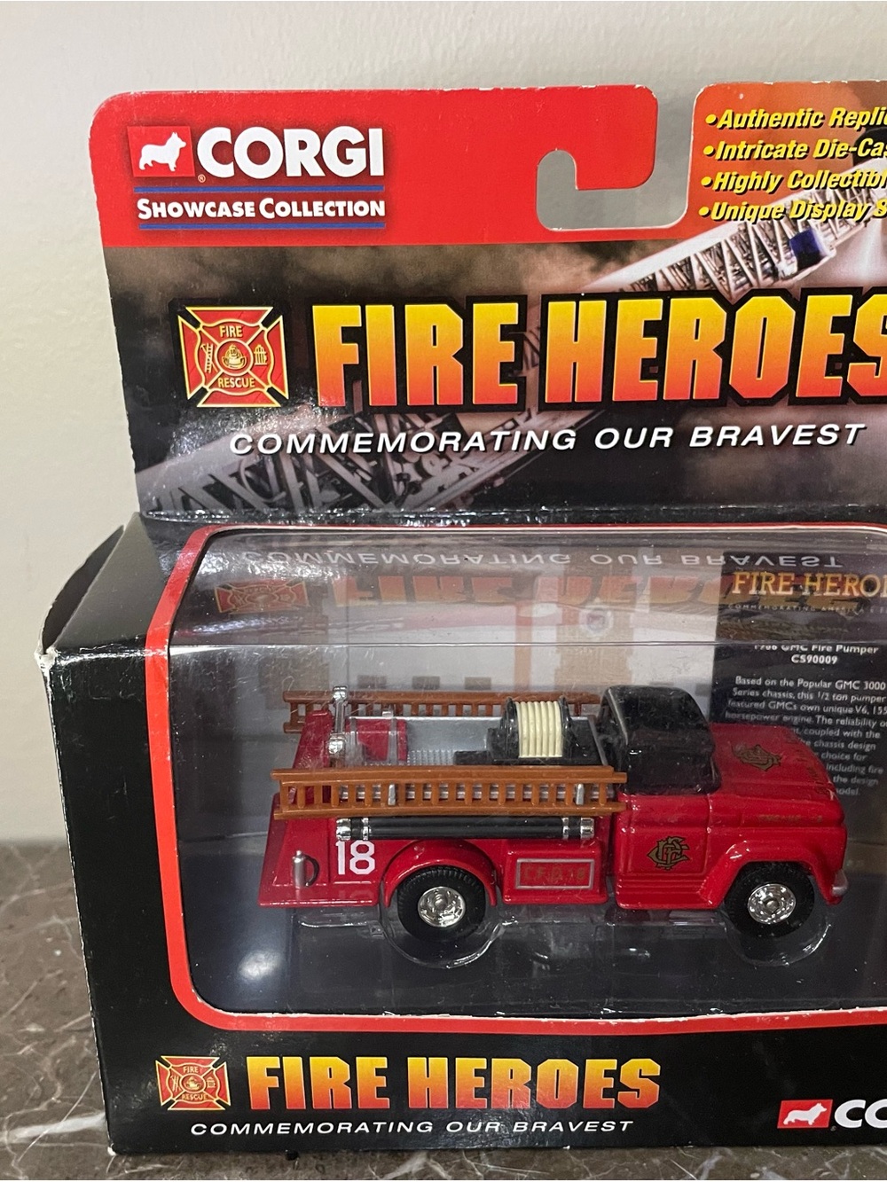 Corgi Showcase Collection Fire Heroes GMC Fire Pumper Chicago F.D. NIB